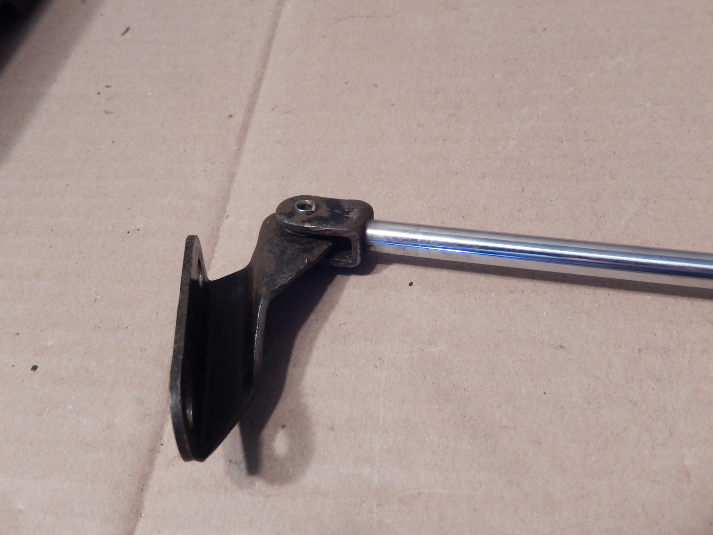 Datsun 240Z OEM Rear Hatch Lift with Fasts