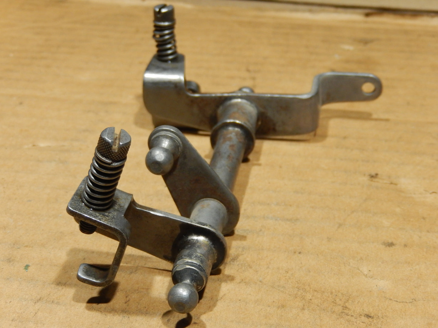 Datsun 240Z Middle Carburetors Throttle Shaft