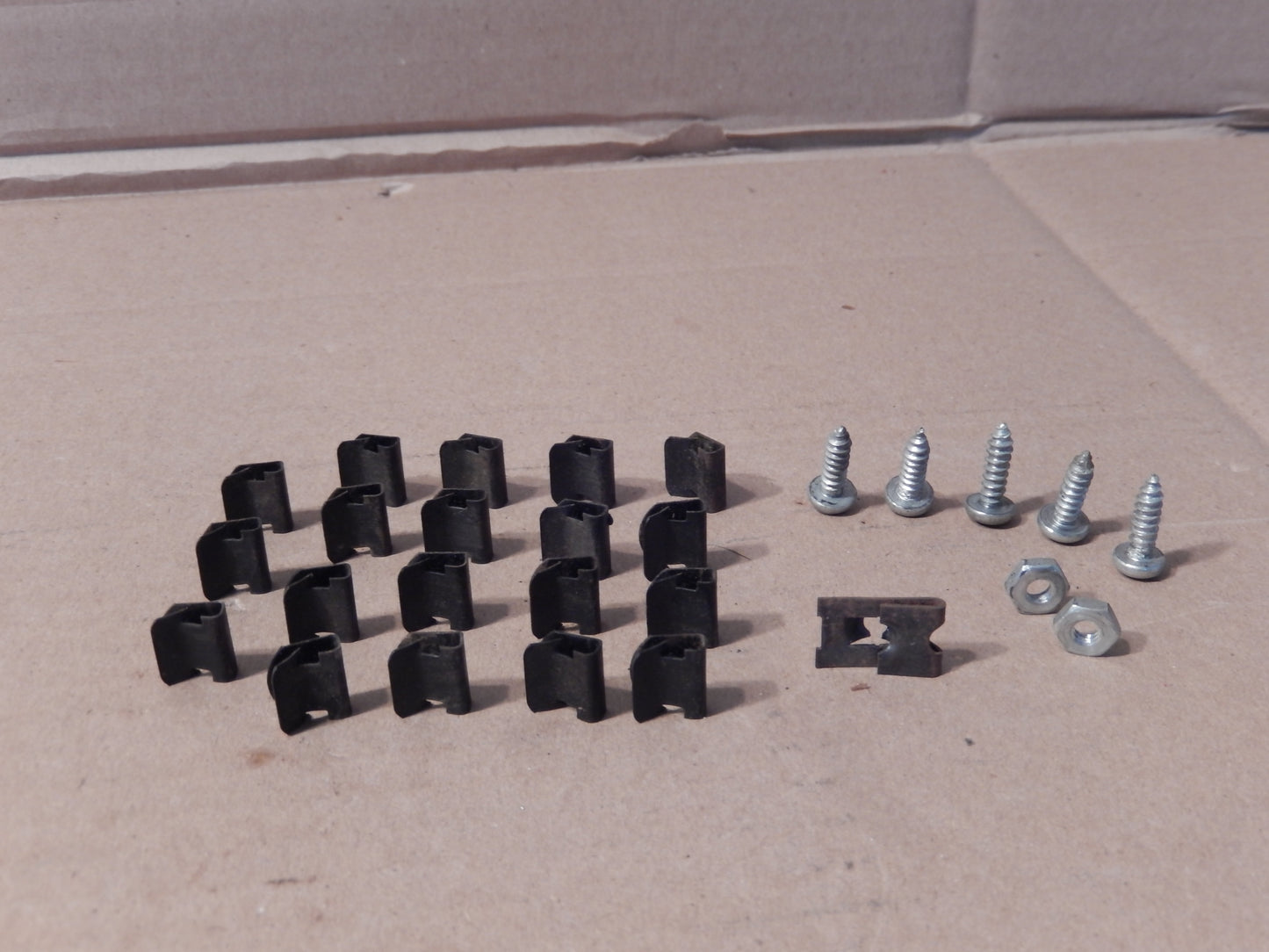 Volvo P1800S Dashboard Clips + Screws