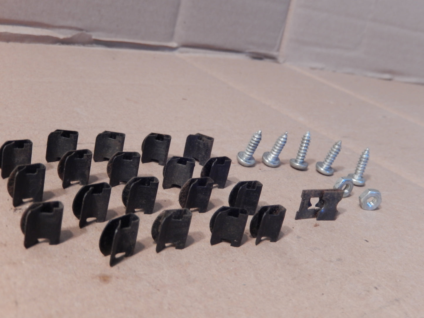 Volvo P1800S Dashboard Clips + Screws