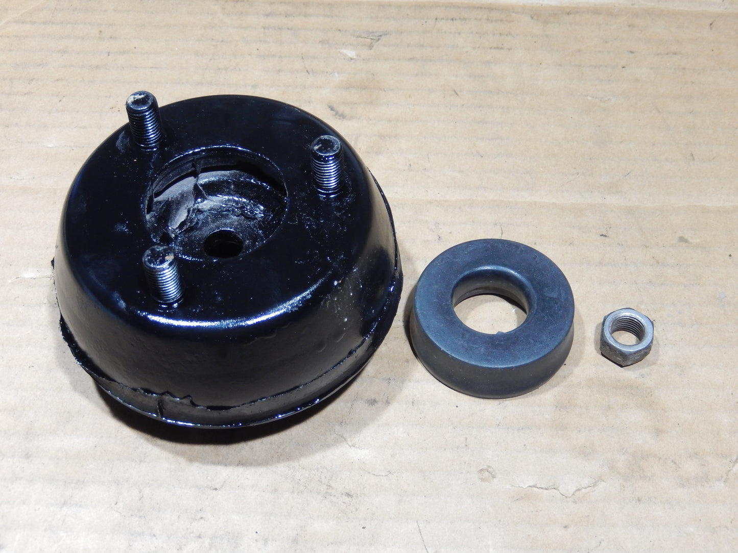 Datsun 240Z Rear Strut Cap, Buffer and Fastener