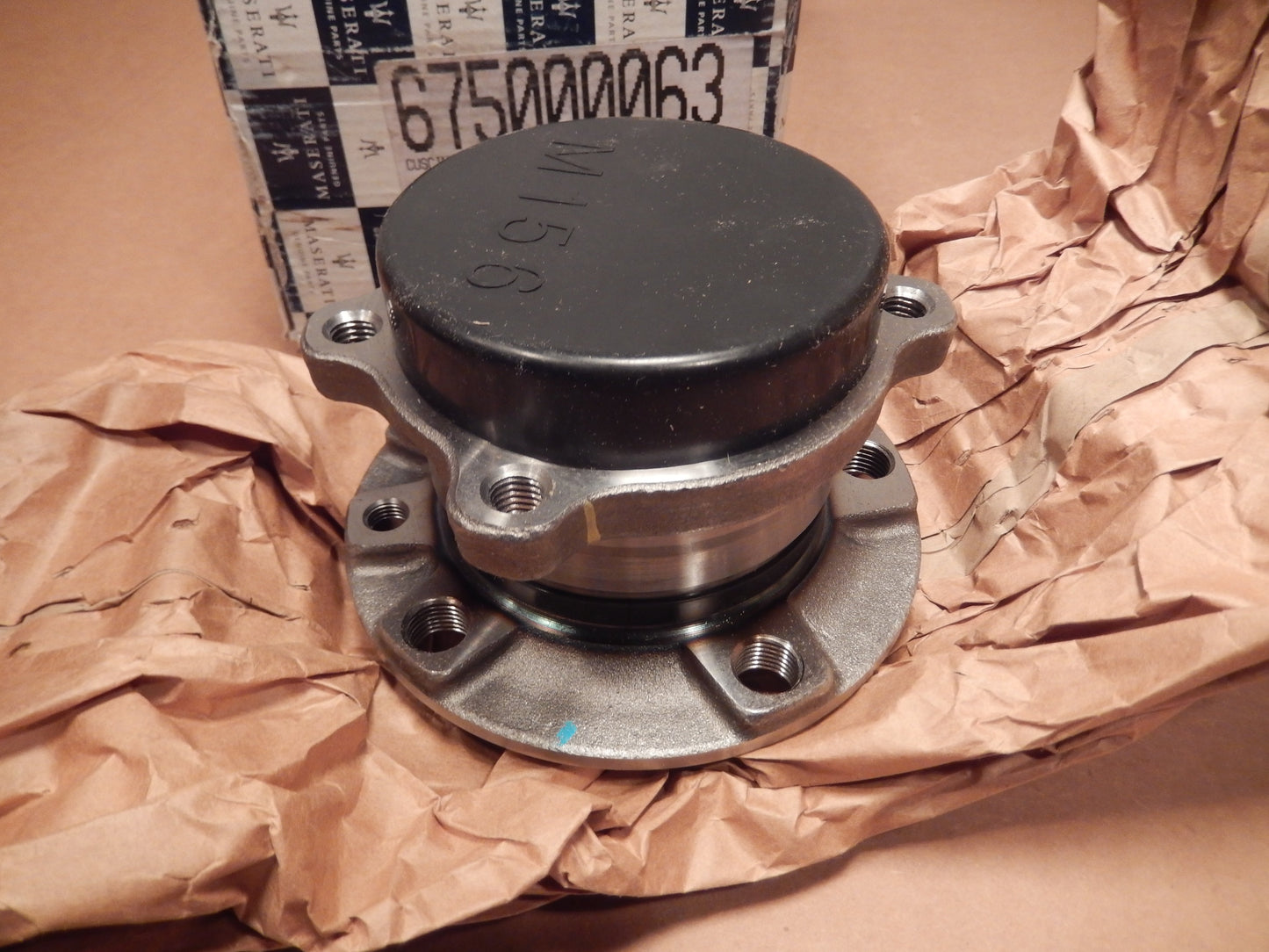 Maserati Quattroporte M-156 2013 - 18 NEW Rear Wheel Hub # 675000063