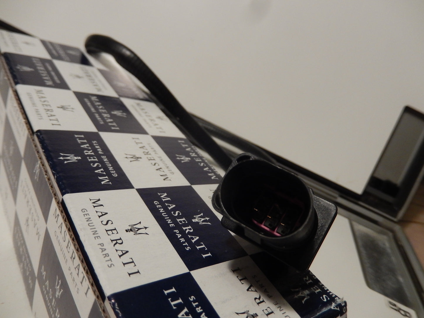 Maserati Quattroporte Ghibli 2014 - 18 NEW Front Oxygen Sensor # 670002200