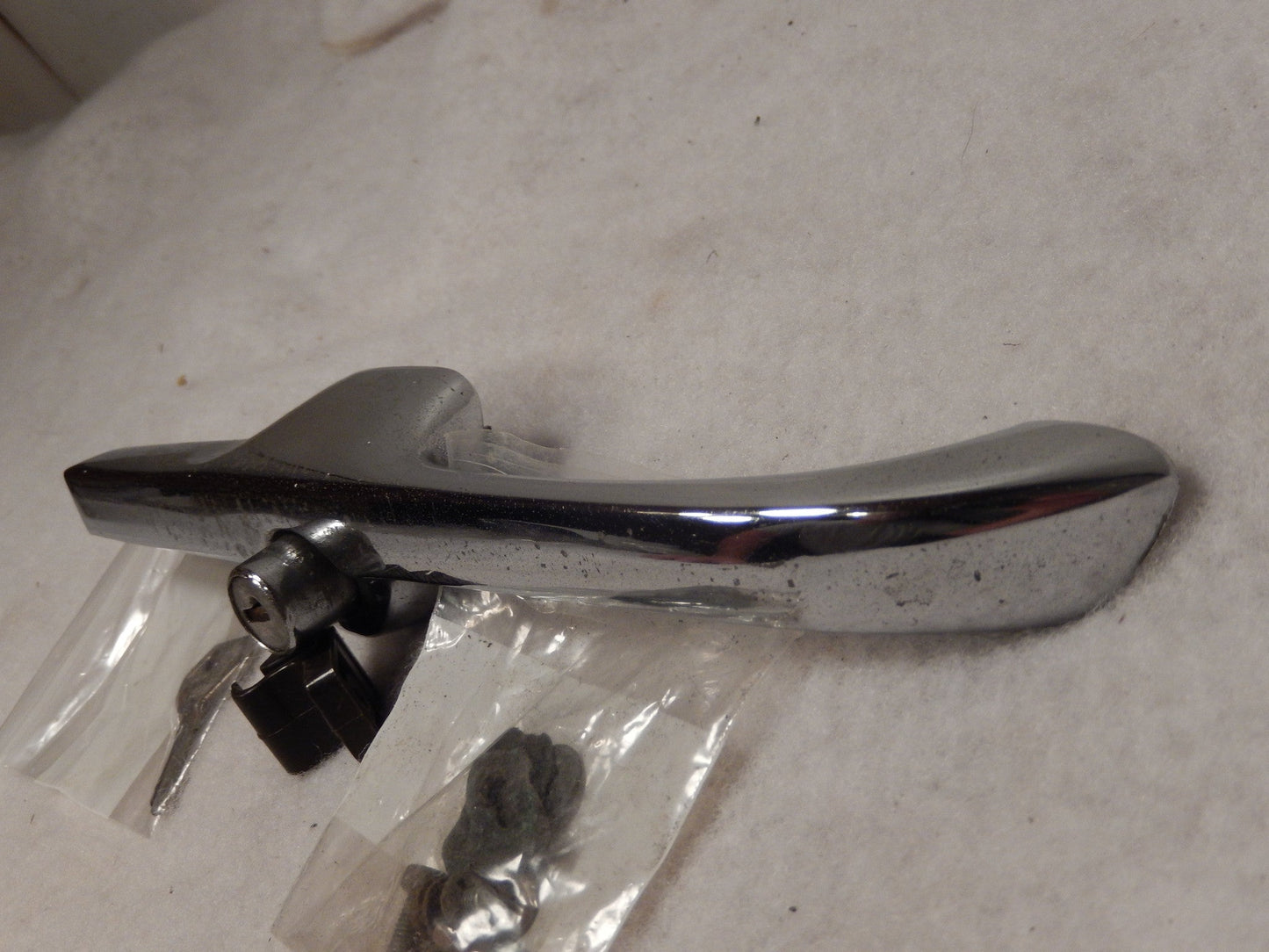 Volvo P1800ES Passengers Side ( Right ) Door Handle with Key