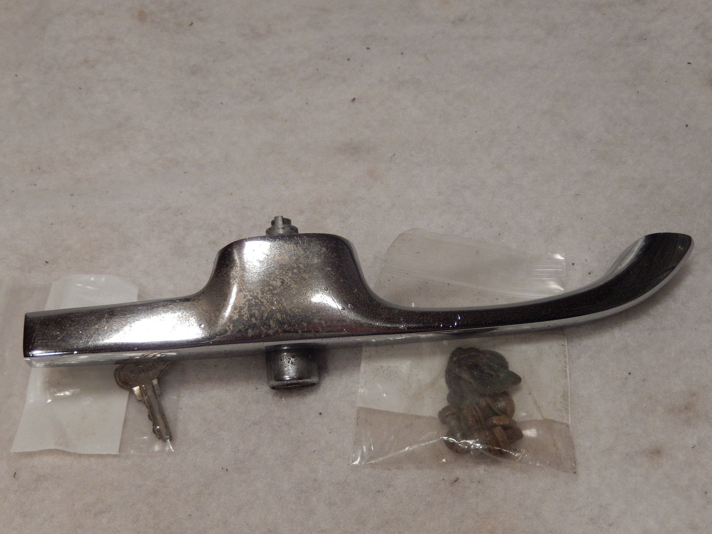 Volvo P1800ES Passengers Side ( Right ) Door Handle with Key