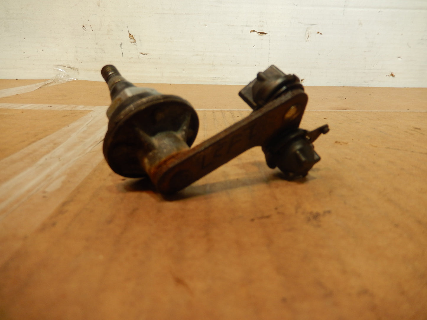 Datsun 280ZX Left Side Windshield Wiper Crank - Complete Assembly