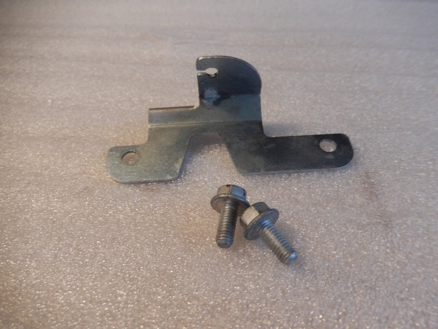 Maserati Quattroporte Trunk Lock Cable Bracket