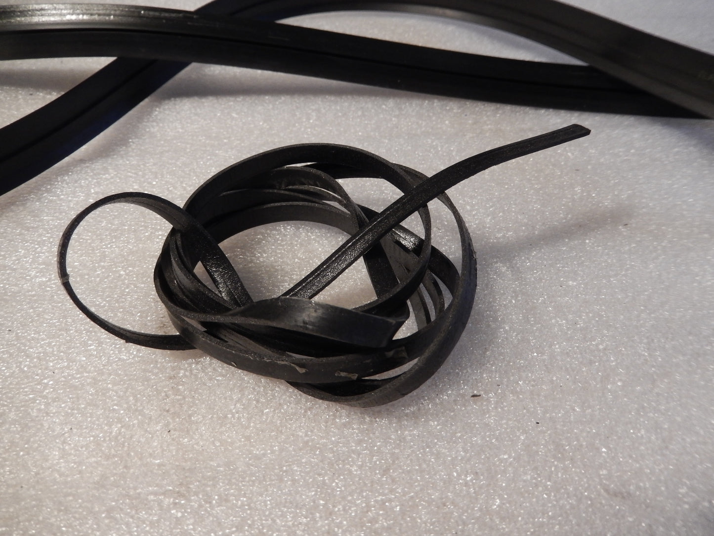 Maserati Quattroporte Exterior Hood / Windshield Seals