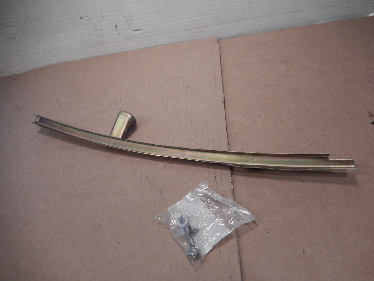 Maserati Quattroporte Front Passengers Door Glass Channel Guide