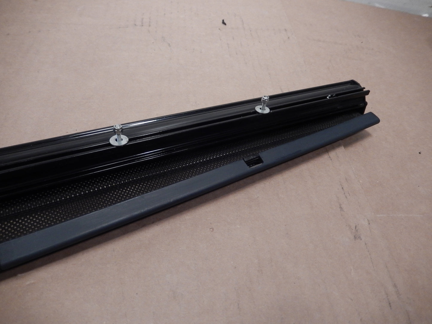 Maserati Quattroporte Rear Drivers Door Roller Shade