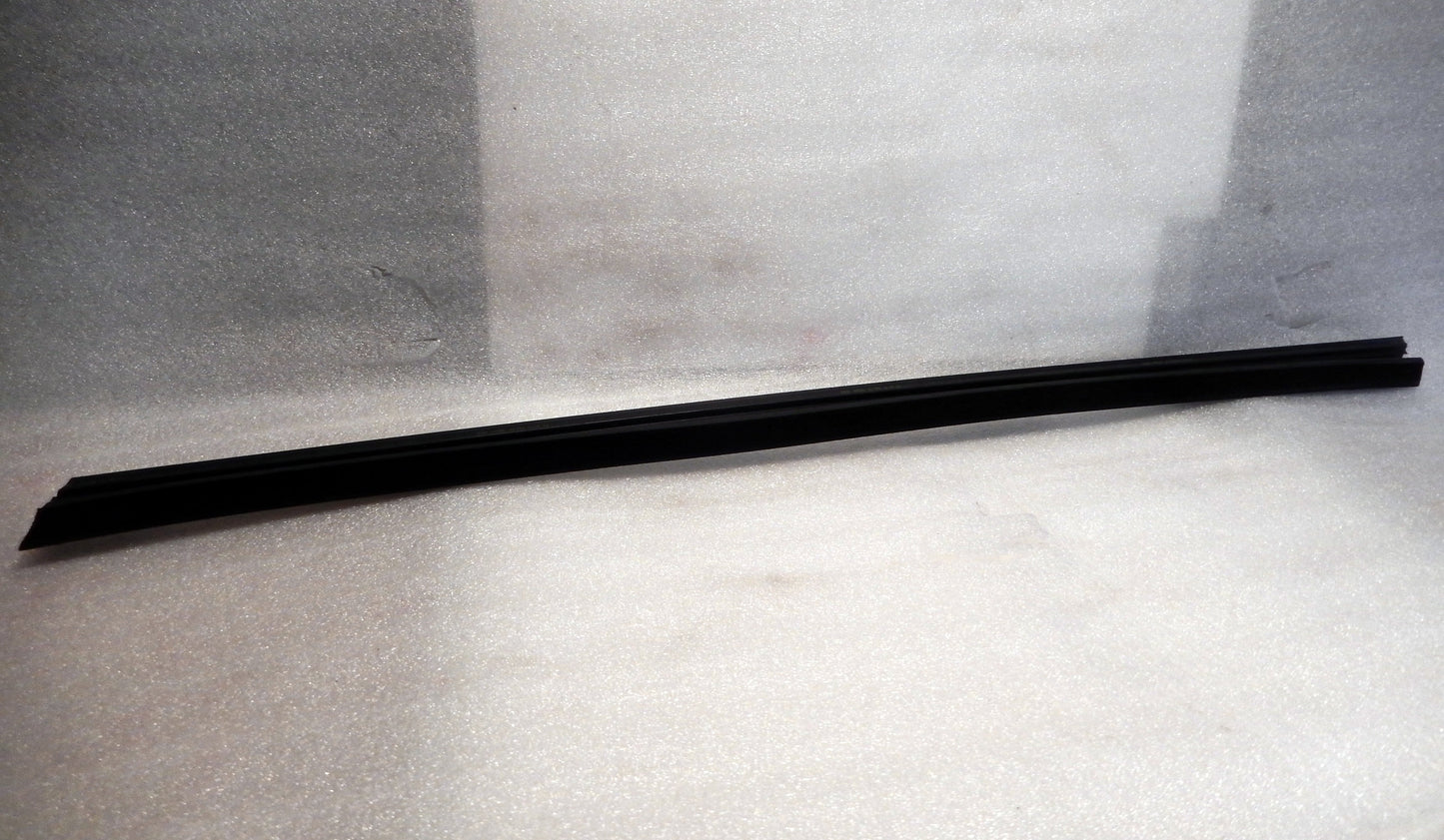 Maserati Quattroporte M139 Driver Interior Window Scraper Seal