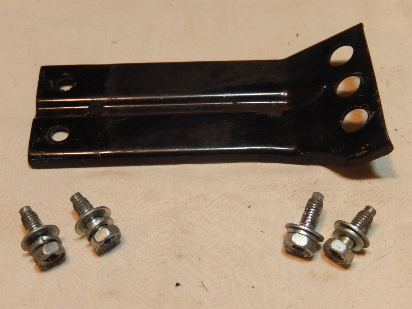 Datsun 260Z-280Z Dashboard to Tunnel Bracket