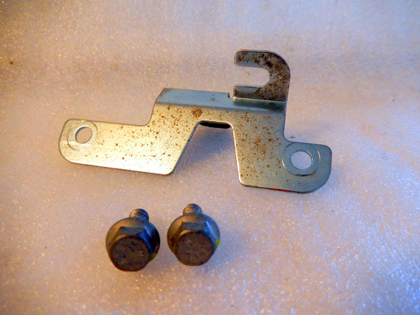 Maserati Quattroporte M139 Trunk "Exit" Cable Bracket and Fasteners
