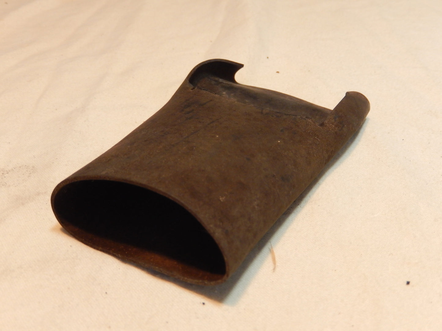 Datsun 260Z-280Z Center Dashboard to Tunnel Bracket Guard