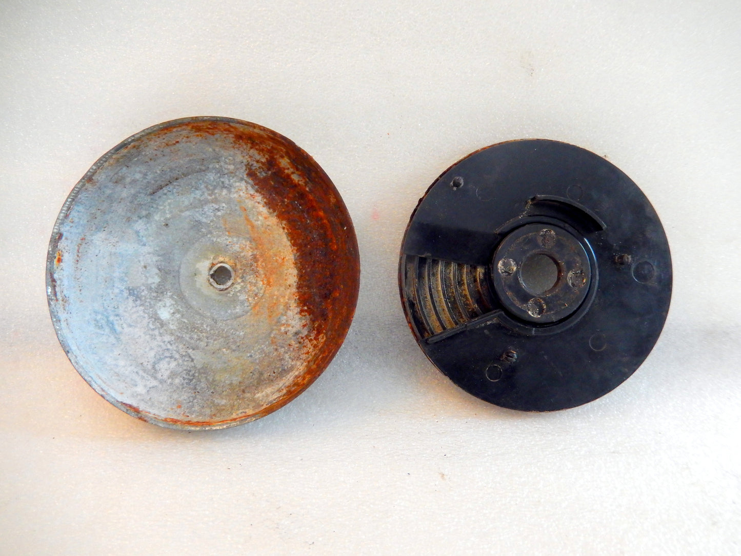 Datsun 280Z - 280ZX H-80 Antenna Line Coil Spool and Cover