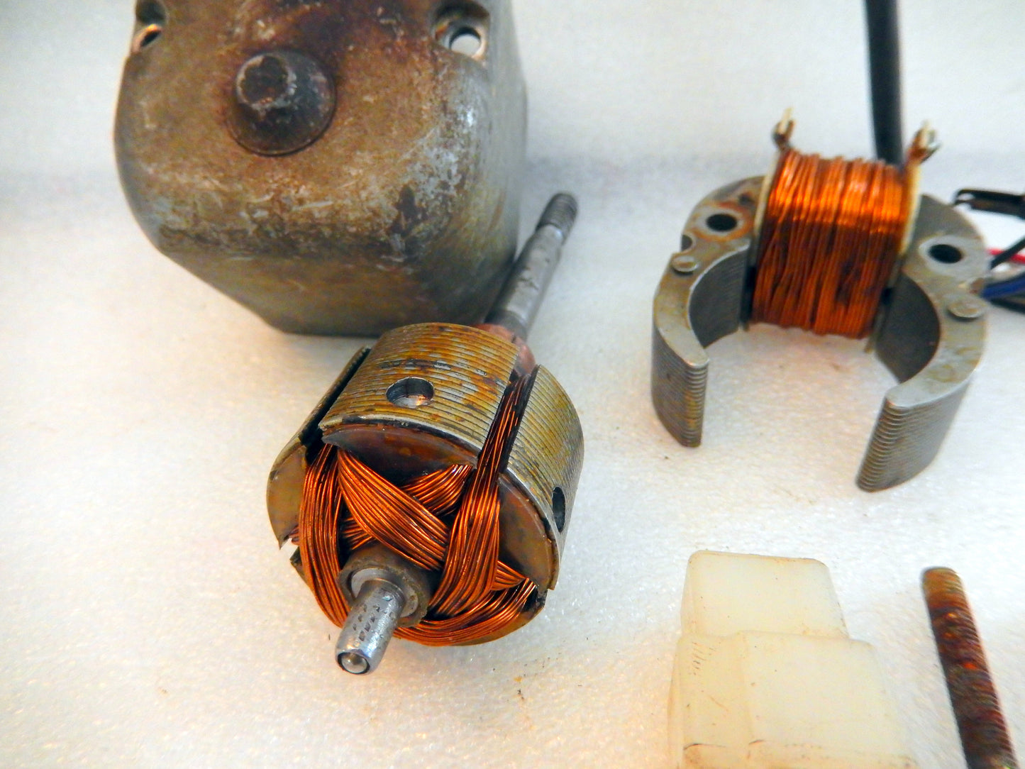 Datsun 280Z - 280ZX H-80 Antenna Motor, Case, and Fasteners