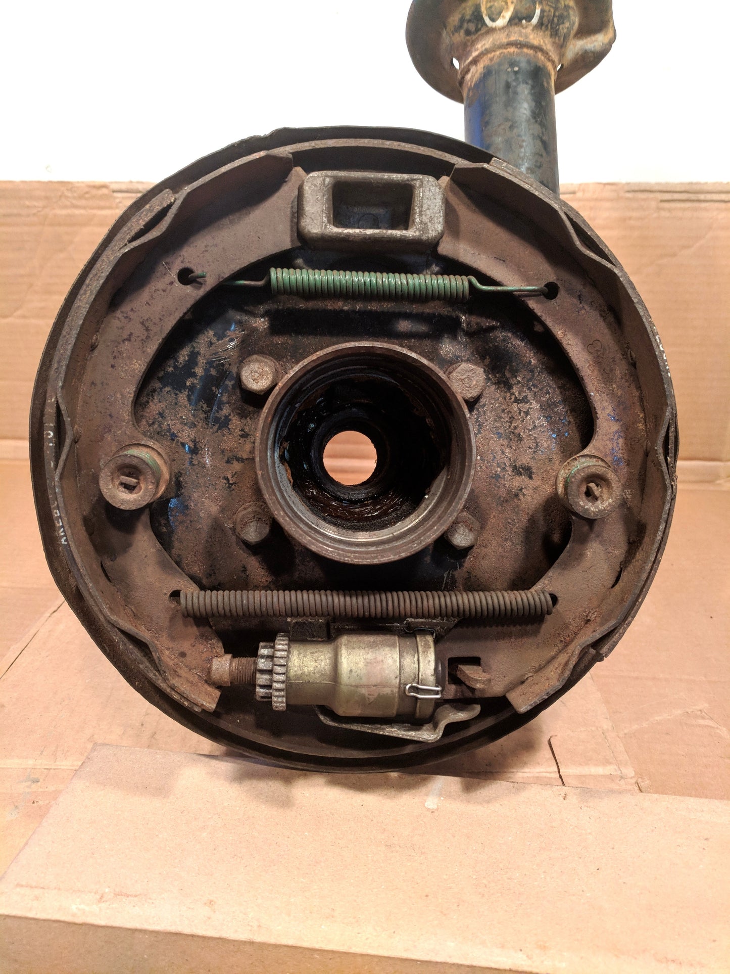 Datsun 240Z Driver's Rear Strut and Hub Assembly