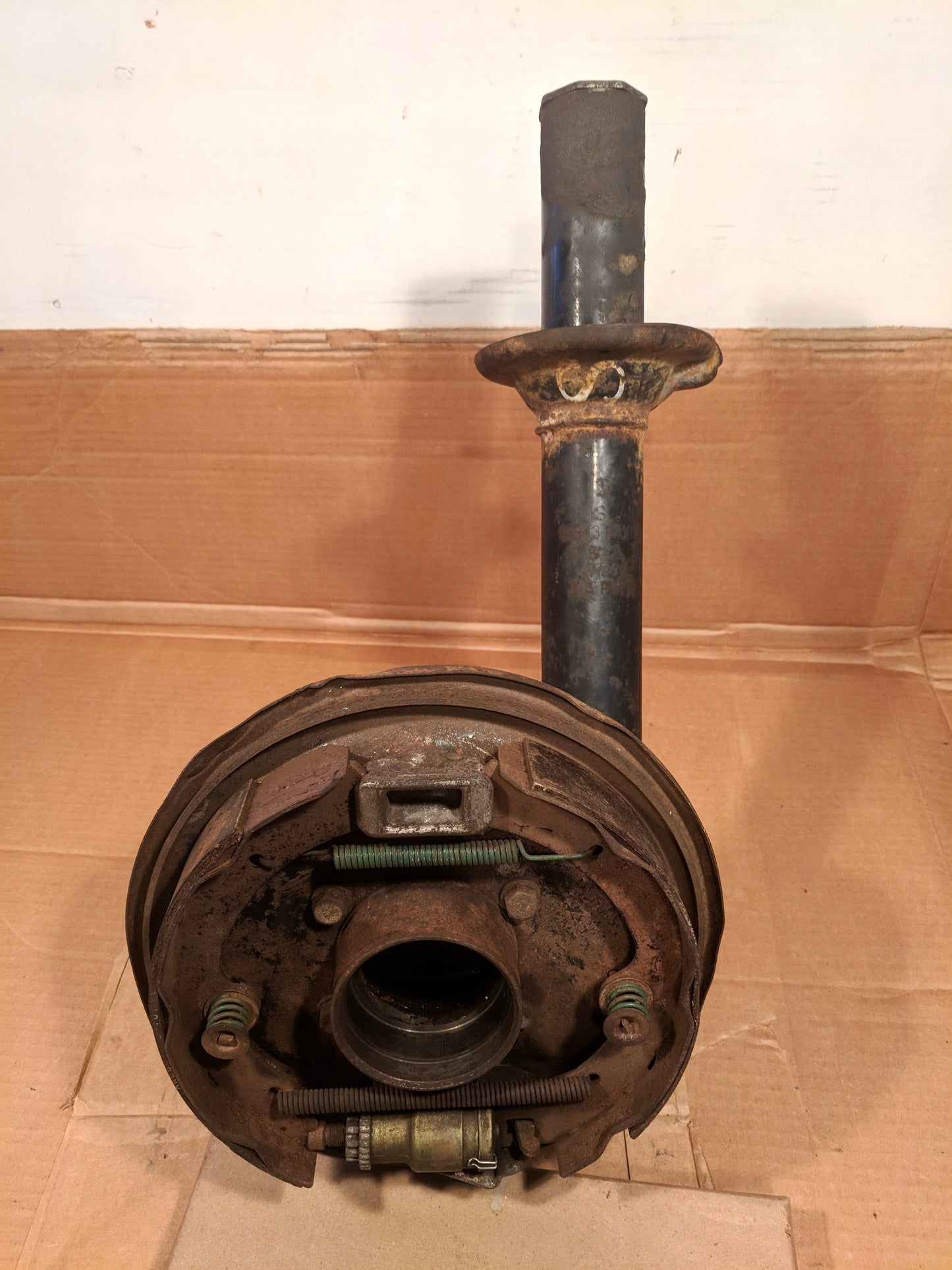 Datsun 240Z Driver's Rear Strut and Hub Assembly