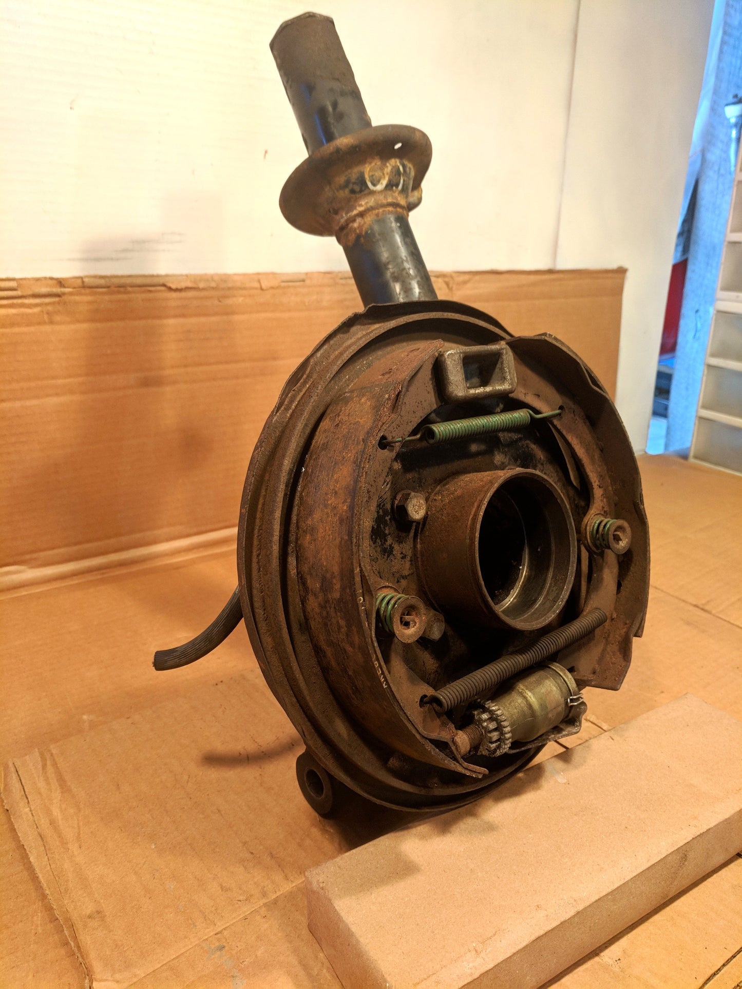 Datsun 240Z Driver's Rear Strut and Hub Assembly
