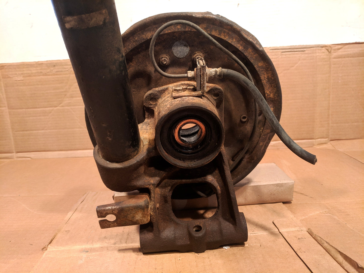 Datsun 240Z Driver's Rear Strut and Hub Assembly