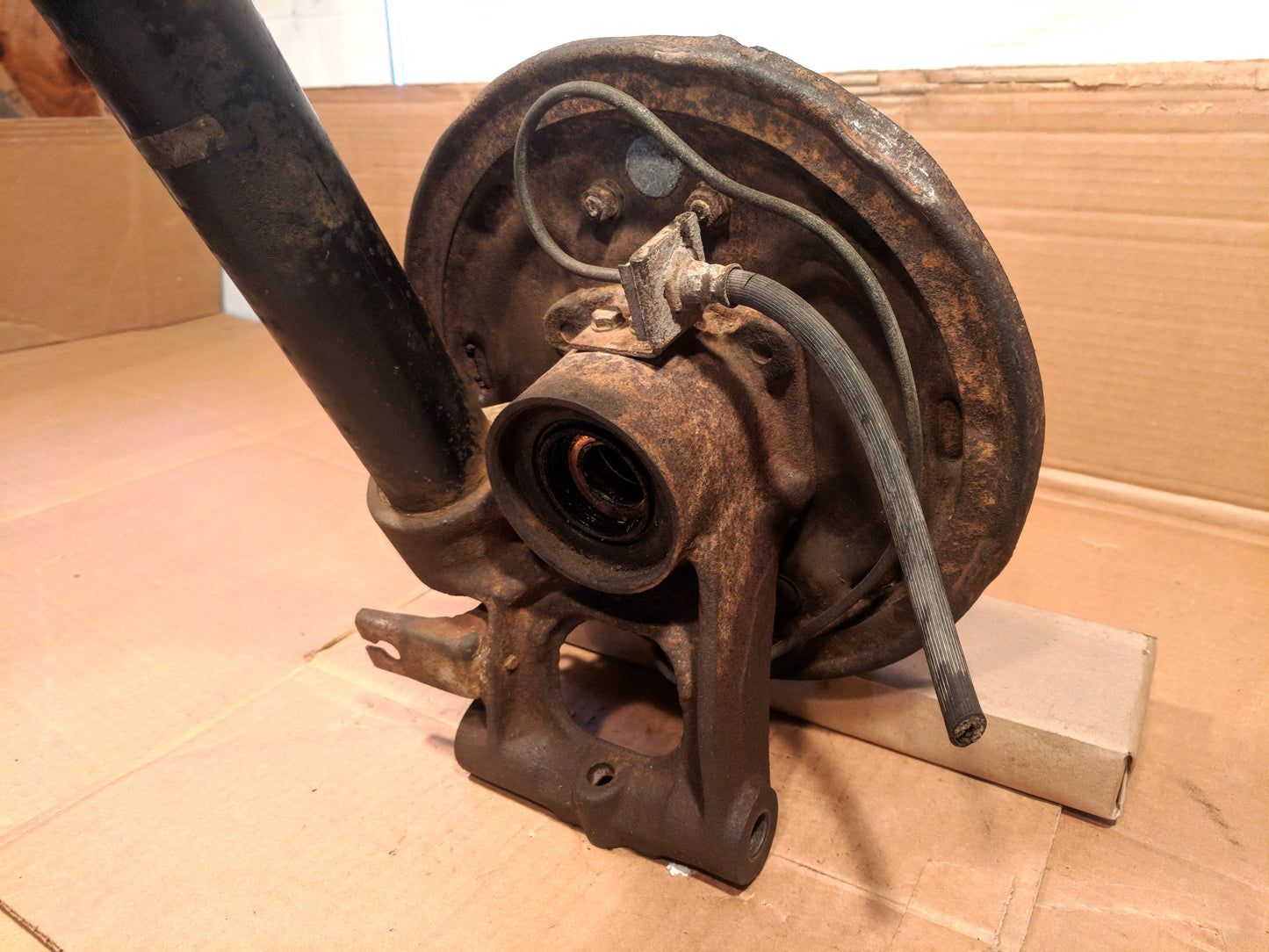Datsun 240Z Driver's Rear Strut and Hub Assembly