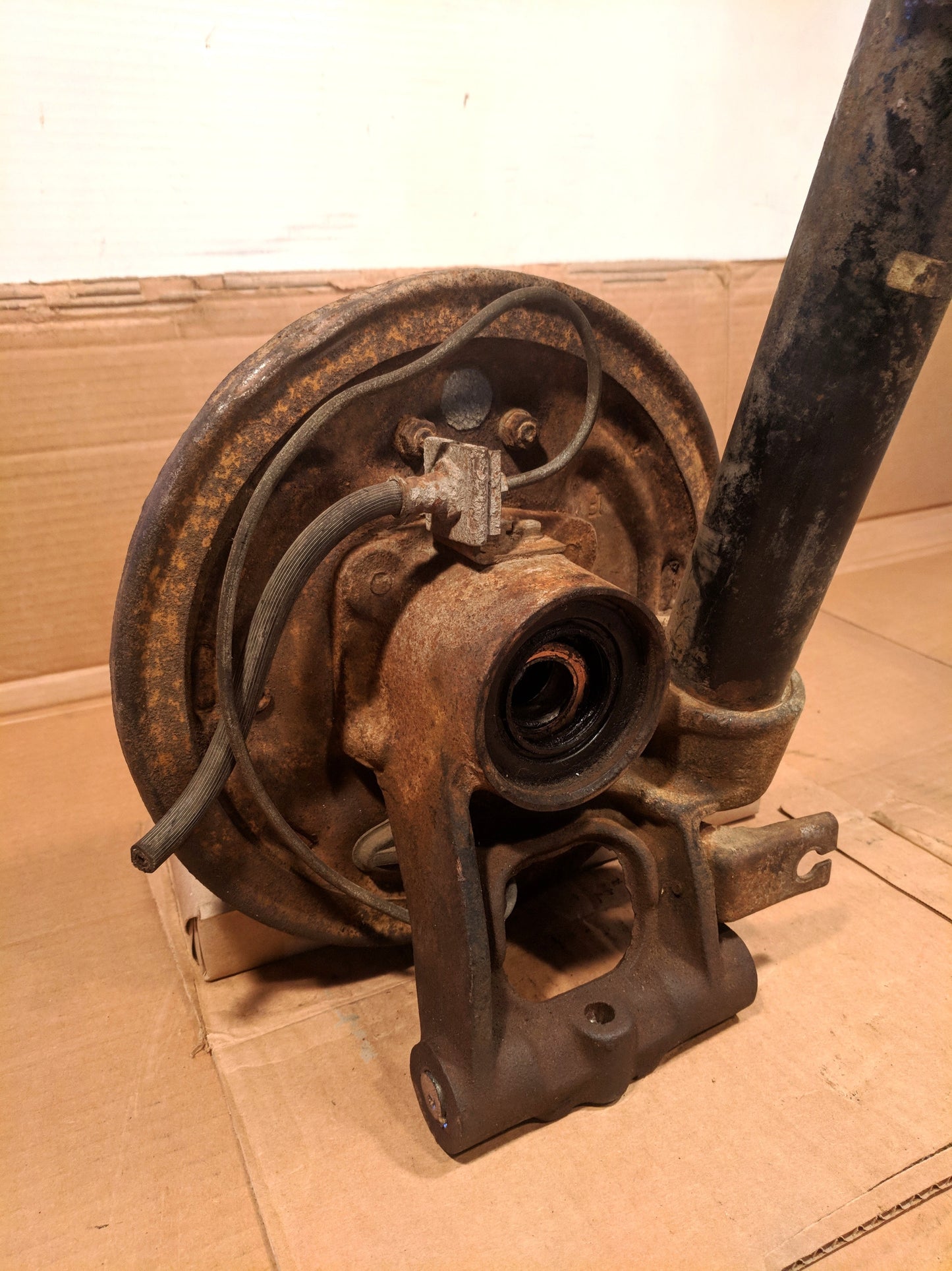 Datsun 240Z Rear Passenger's Strut and Hub Assembly