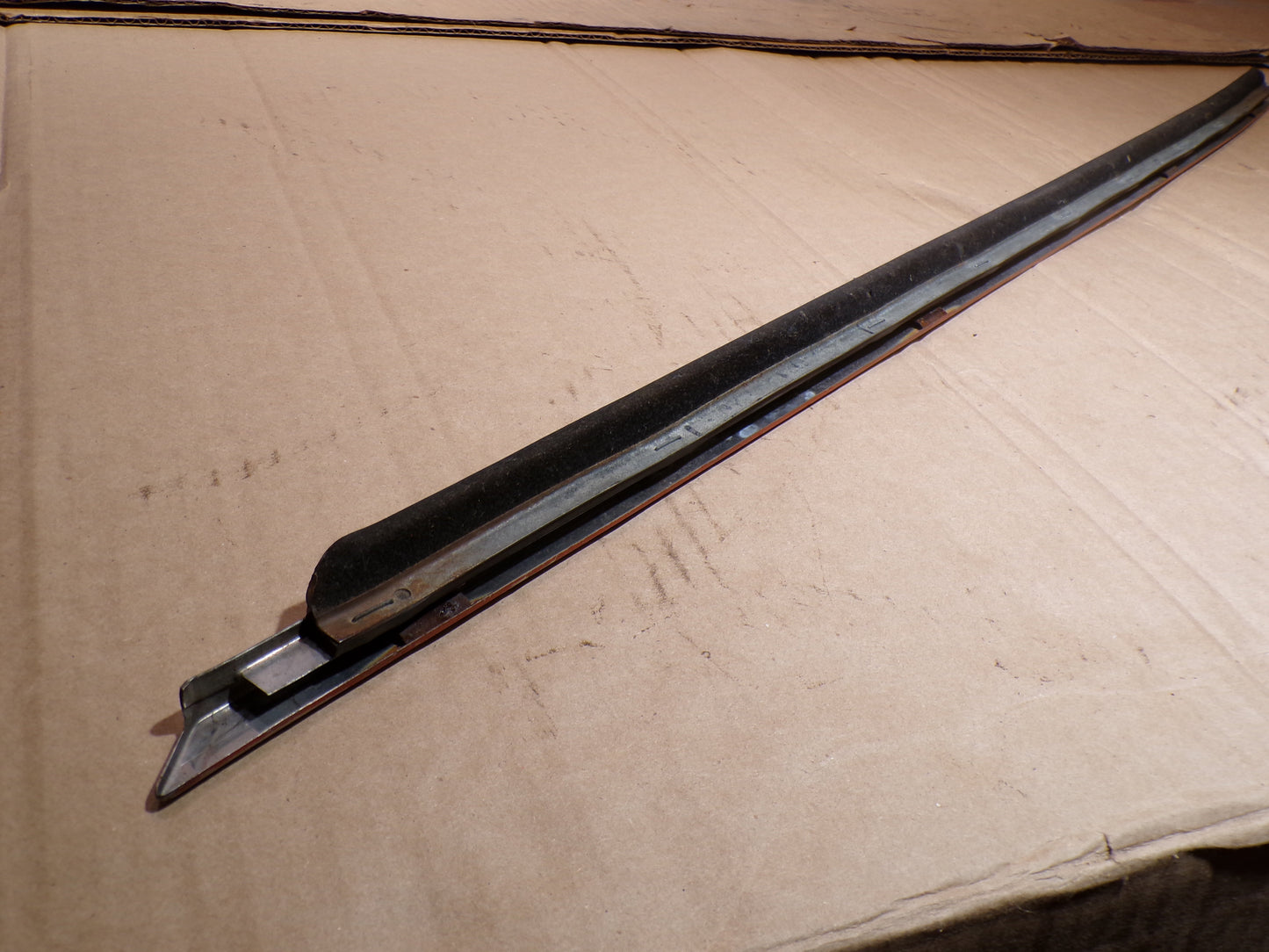 Datsun 240Z Passenger Door Window Scraper