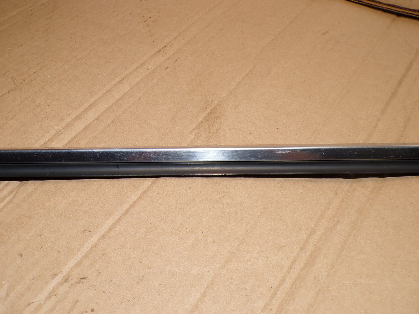 Datsun 240Z Passenger Door Window Scraper