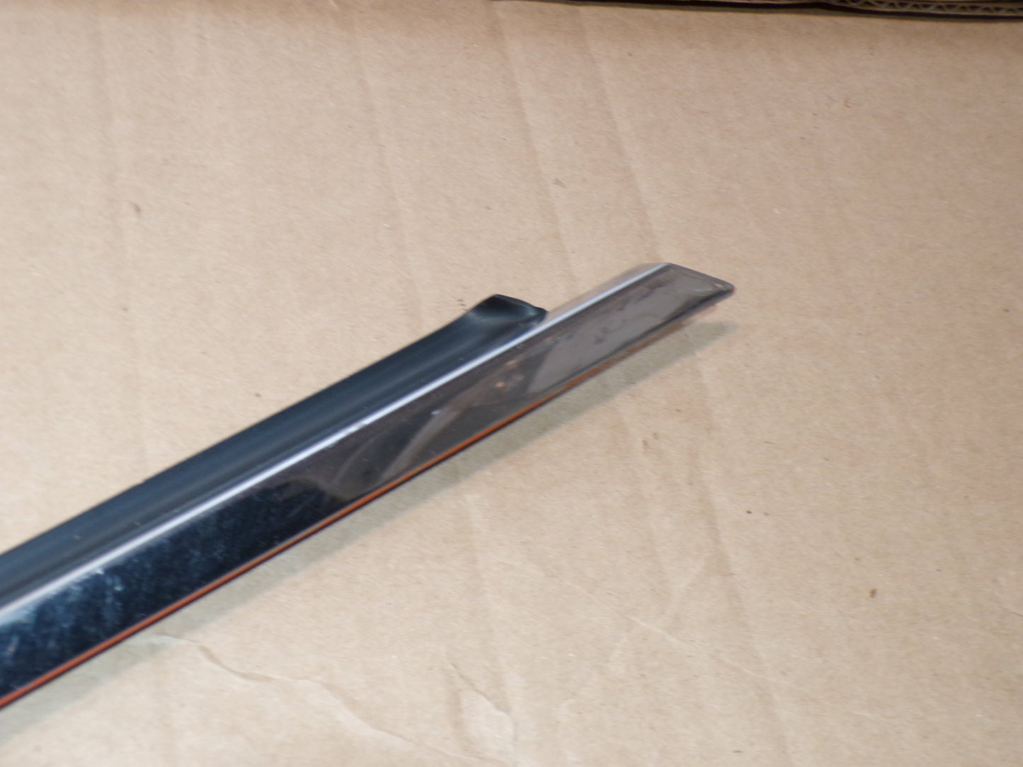 Datsun 240Z Passenger Door Window Scraper