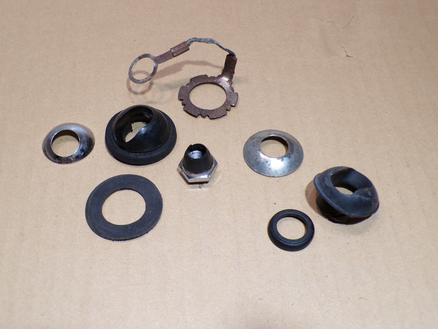 Datsun 240Z - 280Z - 280ZX Antenna Mount to Body + Seal Kit