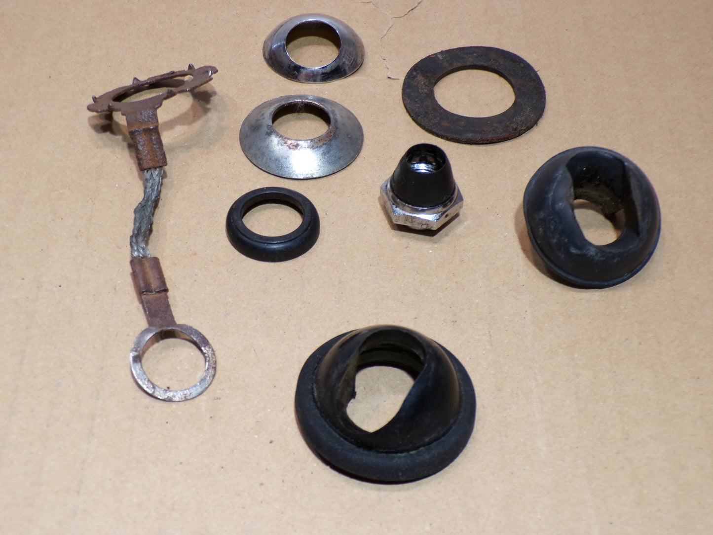 Datsun 240Z - 280Z - 280ZX Antenna Mount to Body + Seal Kit