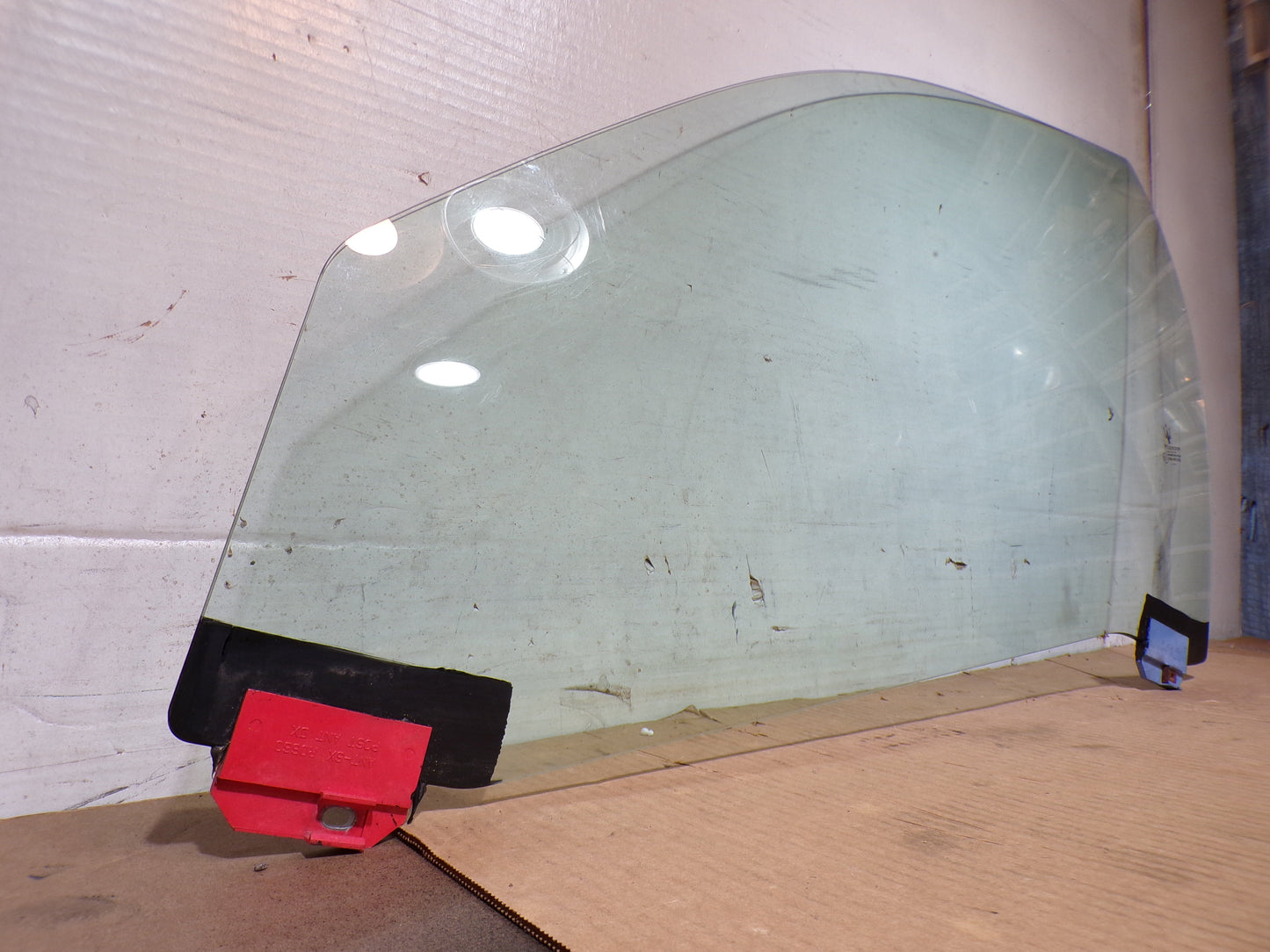 Maserati Quattroporte M-139 Front Driver's Door Glass