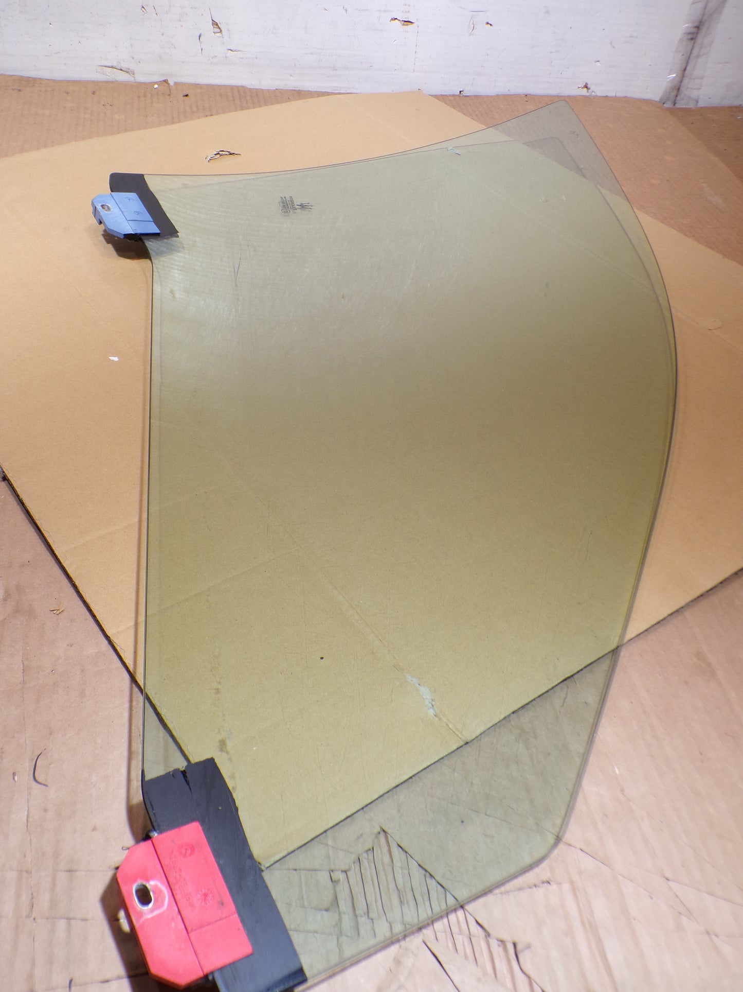 Maserati Quattroporte M-139 Front Driver's Door Glass