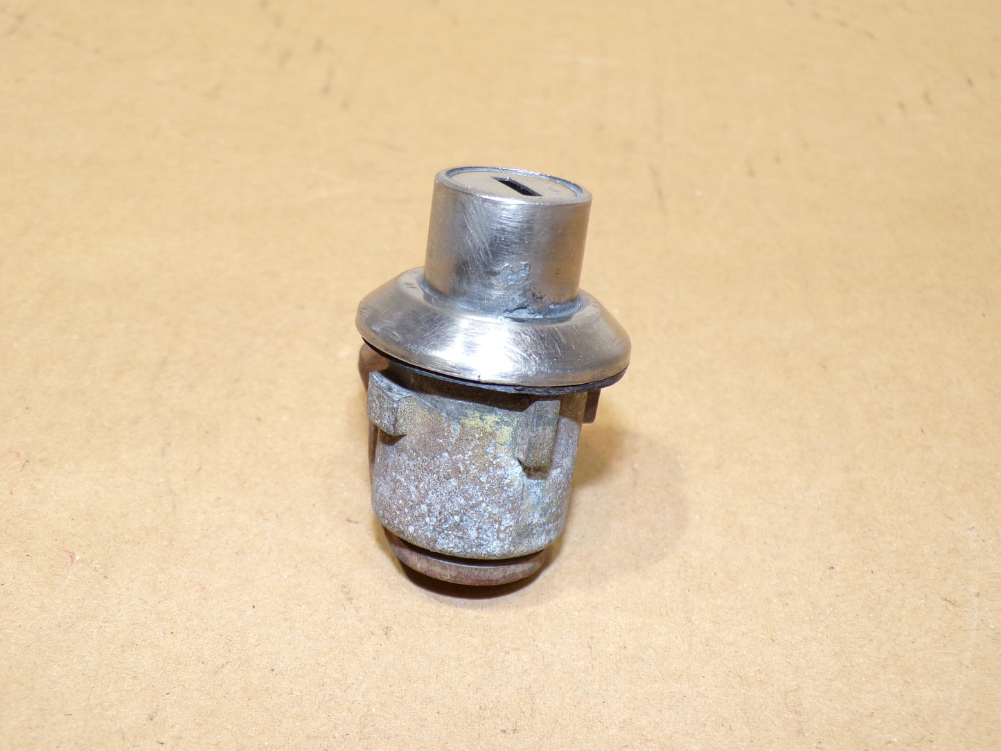Datsun 240Z Rear Hatch Lock + Mount Clip
