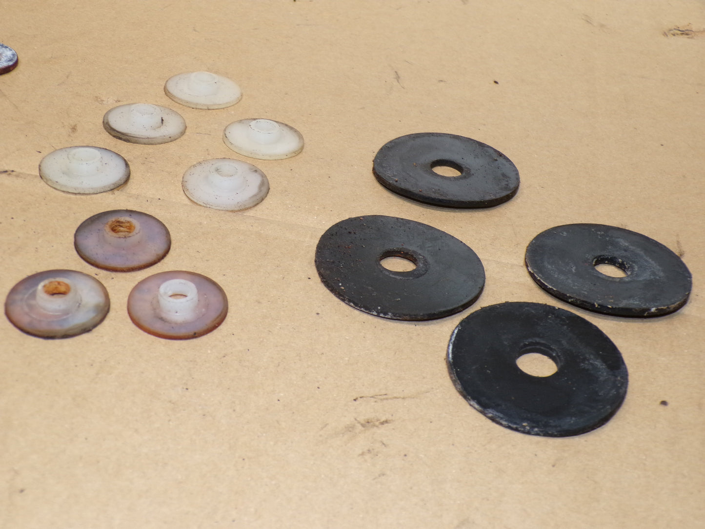 Datsun 240Z Door Glass Mount Kit