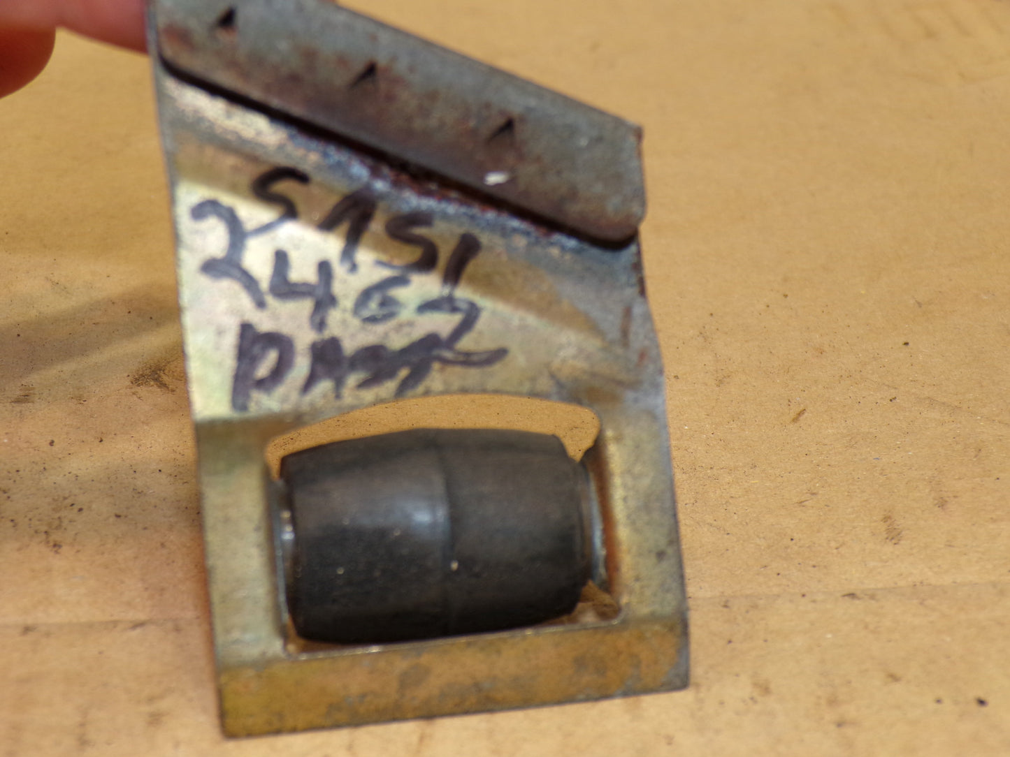 Datsun 240Z Passenger Door Glass Roller