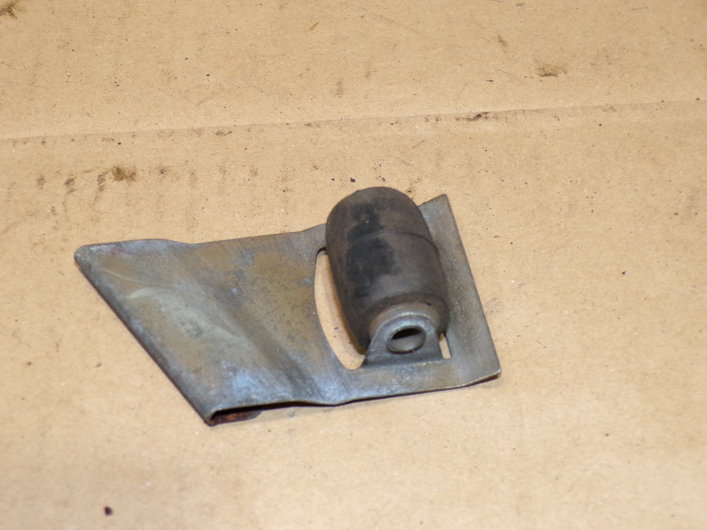 Datsun 240Z Passenger Door Glass Roller