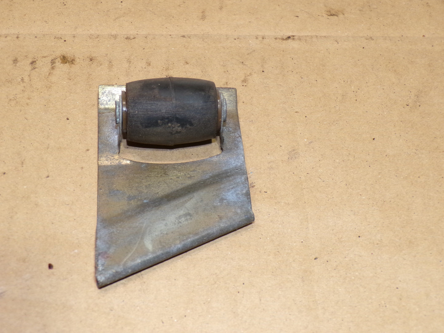 Datsun 240Z Passenger Door Glass Roller