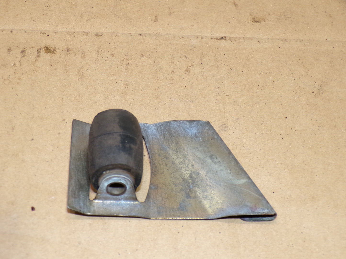 Datsun 240Z Passenger Door Glass Roller