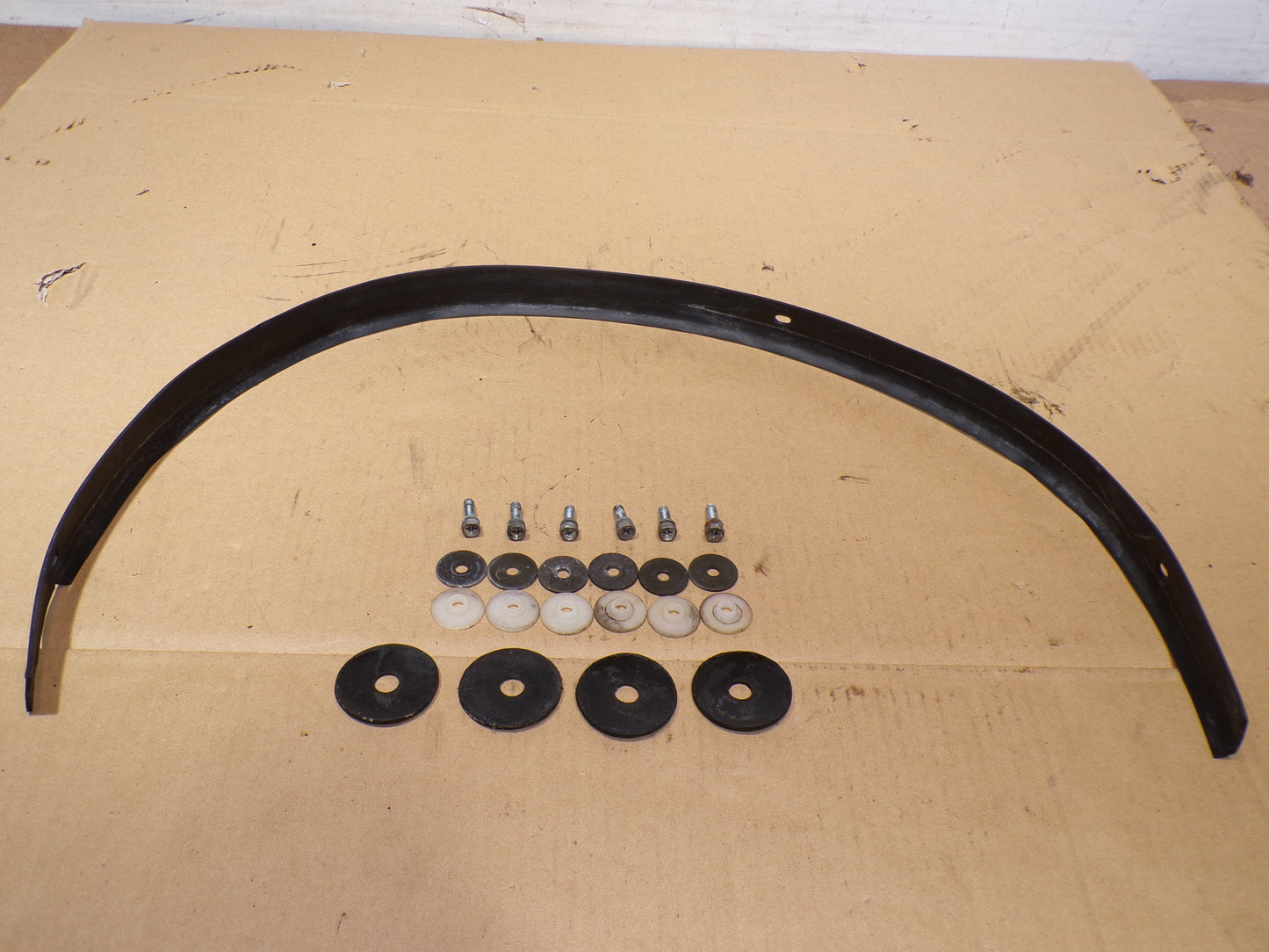 Datsun 240Z Series One Window Mount + Seal Kit