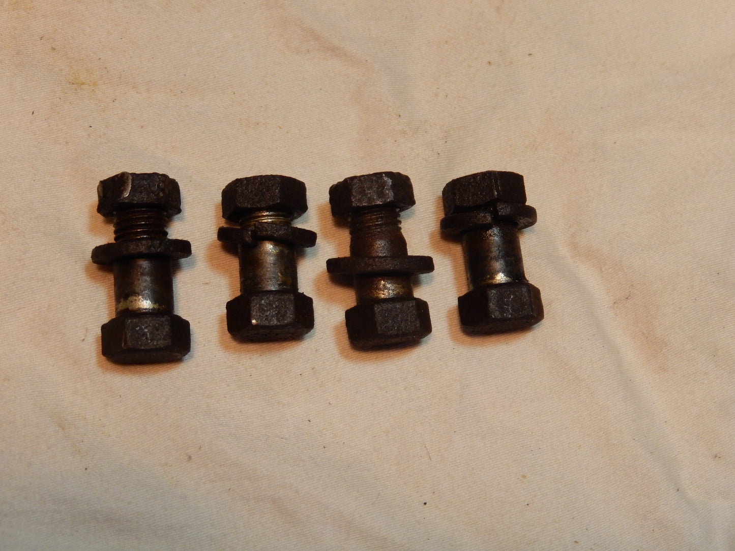 Datsun 240Z Rear Half Shaft-to-Hub Bolt Set