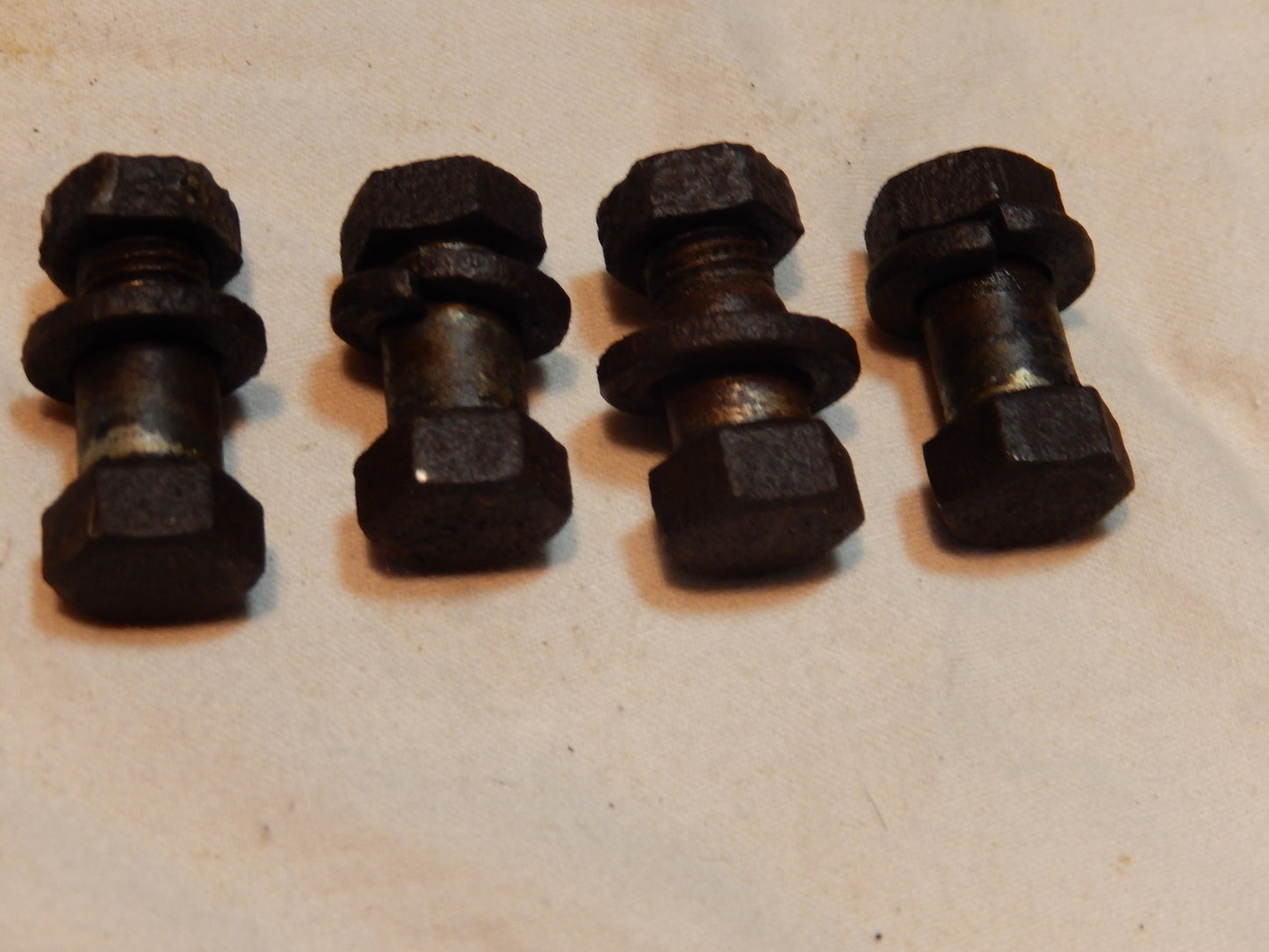 Datsun 240Z Rear Half Shaft-to-Hub Bolt Set