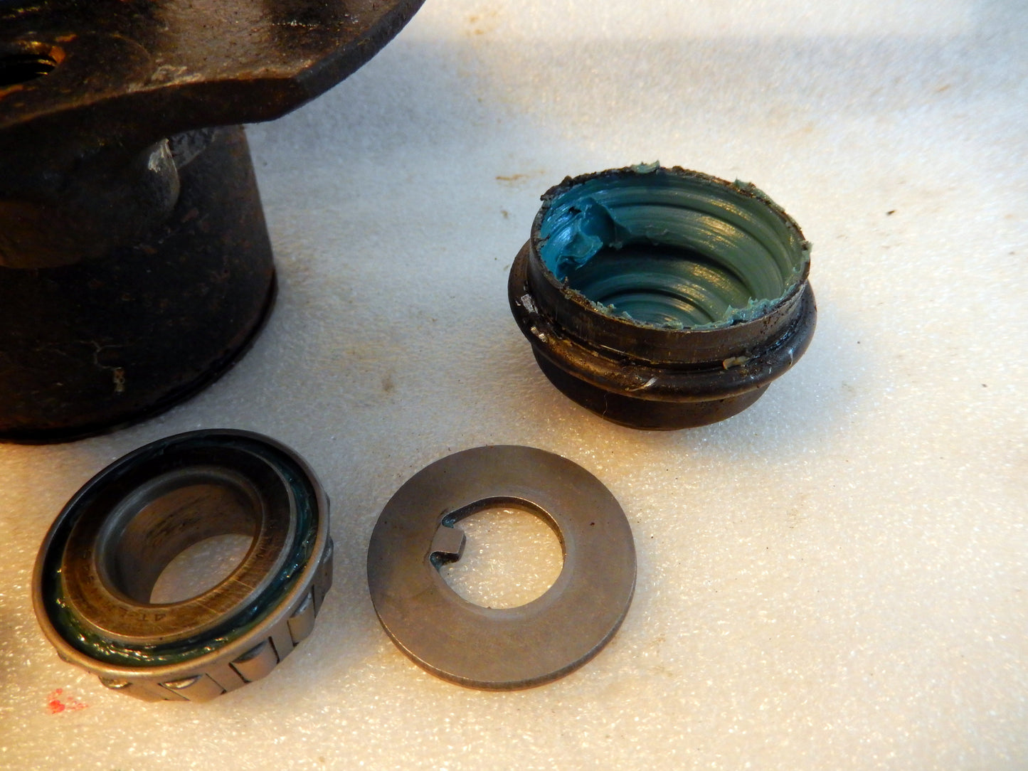 Datsun 240Z Front Passenger Side Hub Assembly