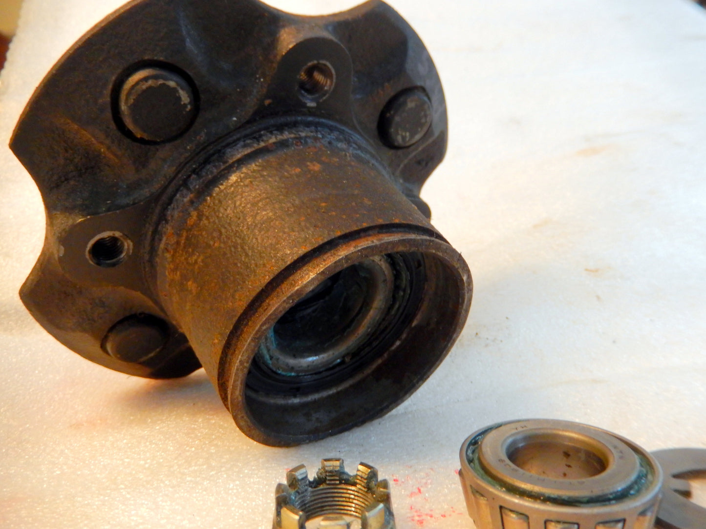 Datsun 240Z Front Passenger Side Hub Assembly