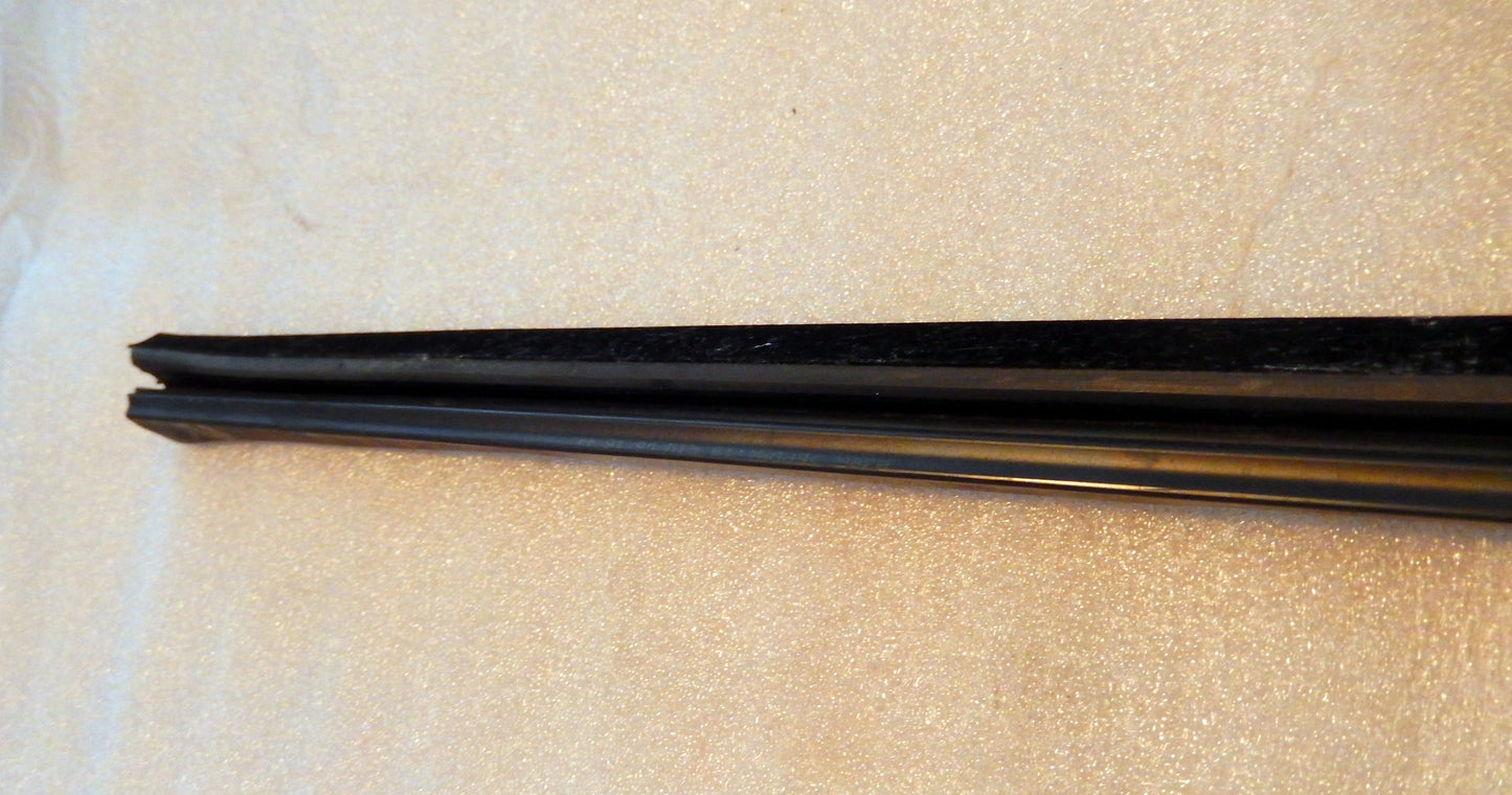 Maserati Quattroporte Front Passenger Door Interior Window Scraper