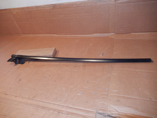 Maserati M138 Passengers Door Exterior Window Scraper