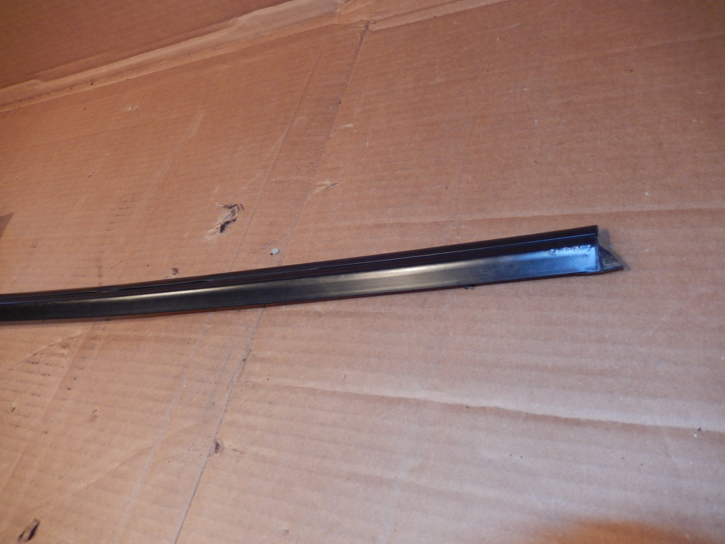 Maserati M138 Passengers Door Exterior Window Scraper