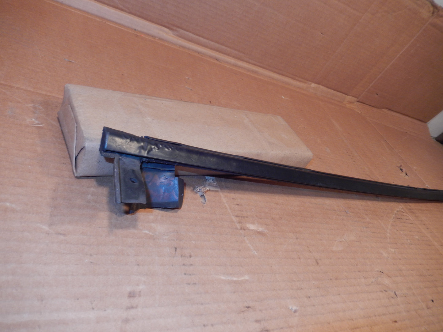 Maserati M138 Passengers Door Exterior Window Scraper