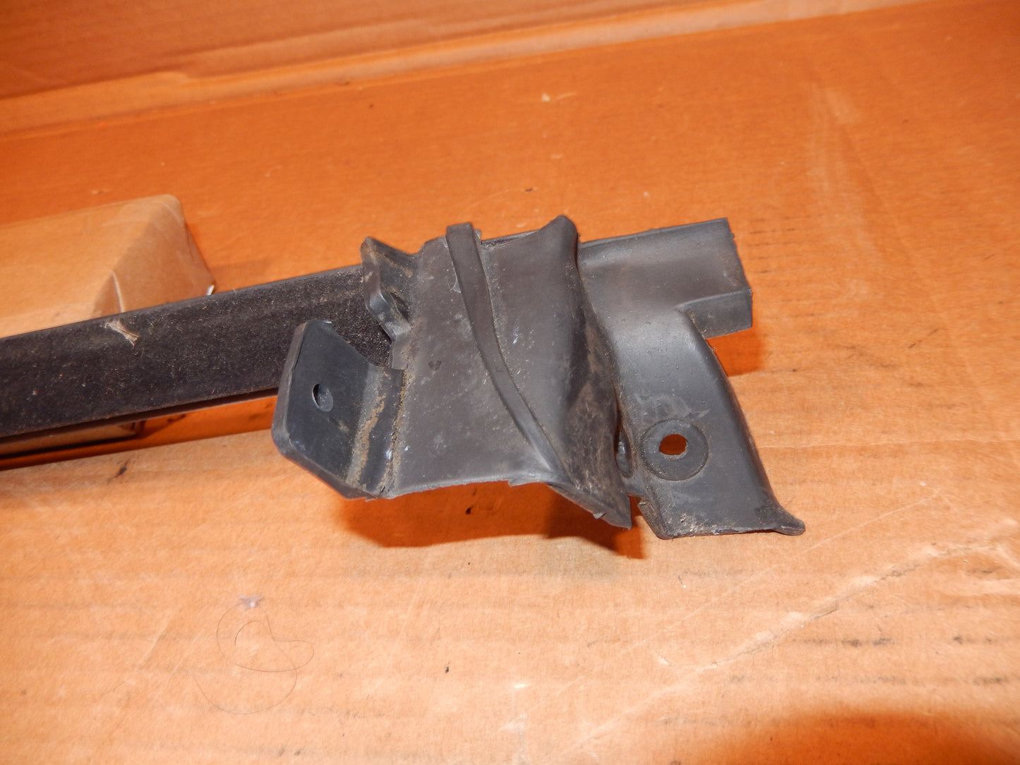 Maserati M138 Passengers Door Exterior Window Scraper