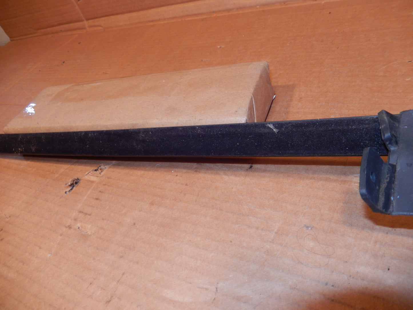 Maserati M138 Passengers Door Exterior Window Scraper